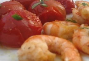 crevettes grillées et tomates confites à la vanille