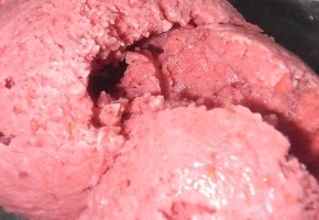 glace à la fraise (sans sorbetière)