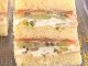 mini sandwichs au kiwi, saumon fume et fromage frais