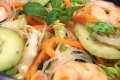 salade de concombre, carottes et crevettes a la thai