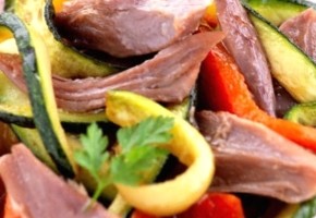 salade de confit de canard aux légumes grillés