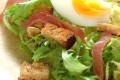 salade frisee aux oeufs et au jambon