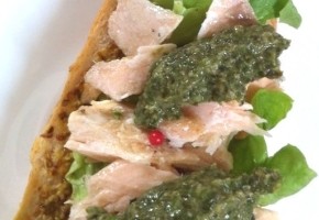 sandwich au saumon et tartare d'algues